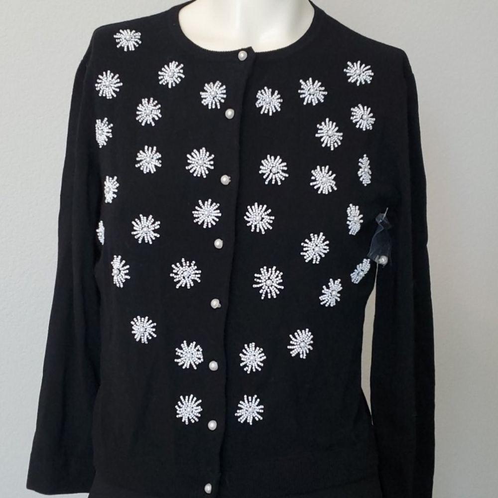 black-and-white woman's sweater